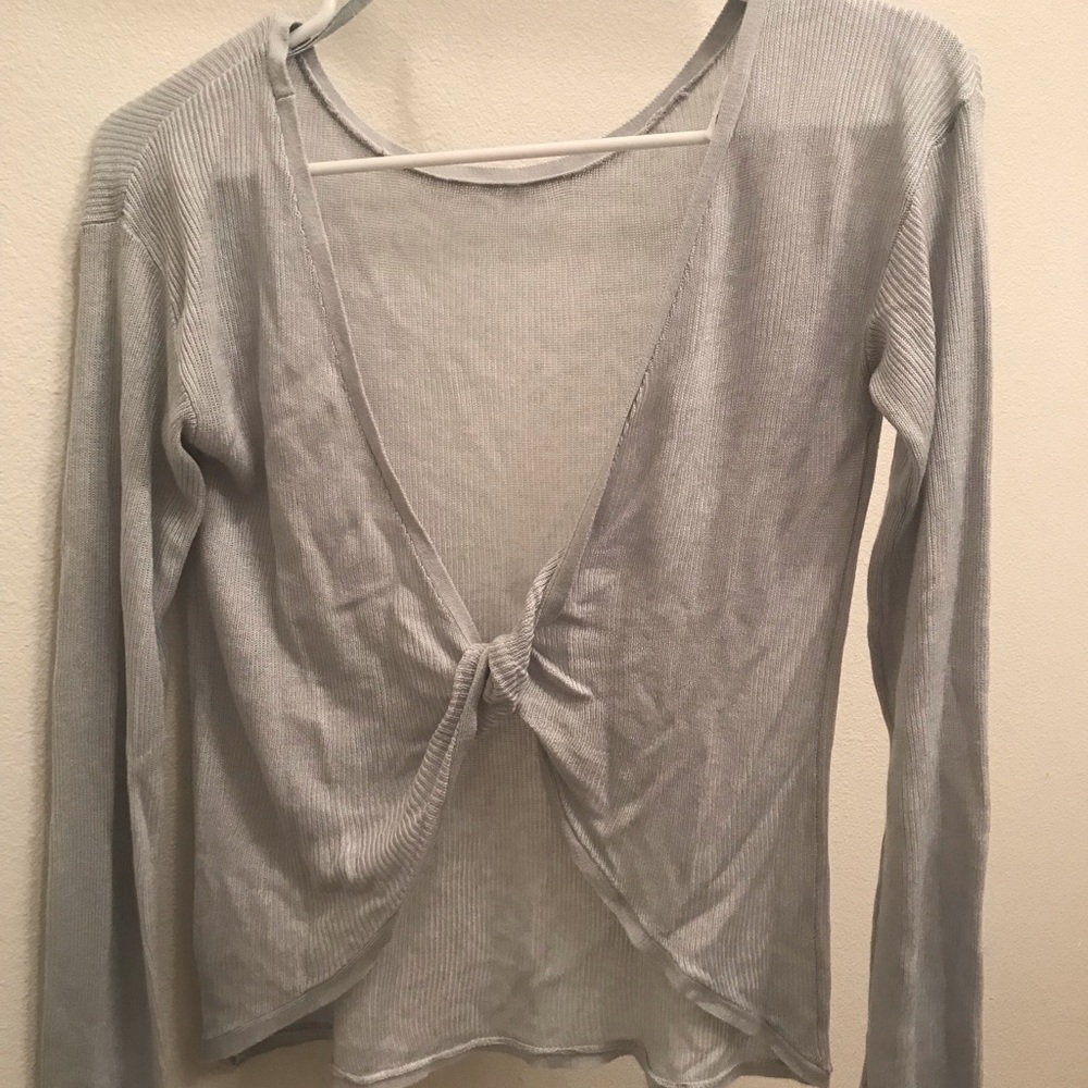 Long sleeve open back tee